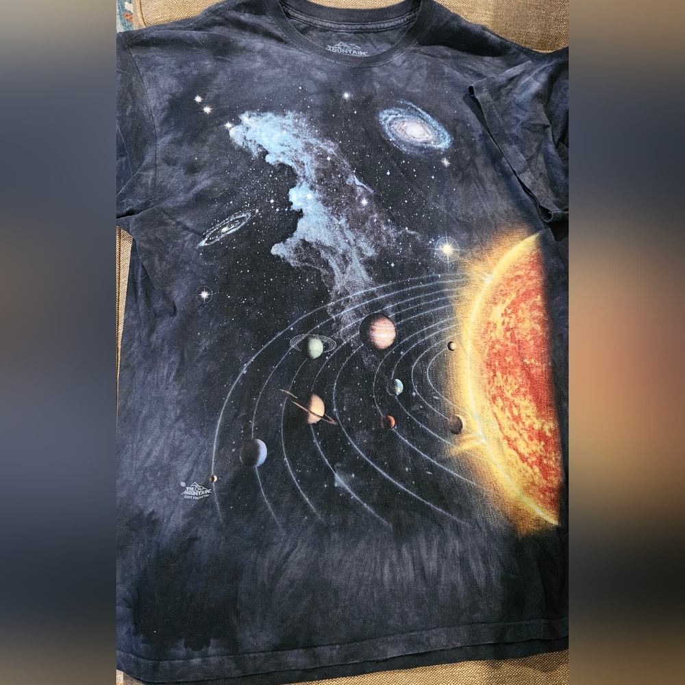 The Mountain Size XL Gray Solar System Short Sleeve